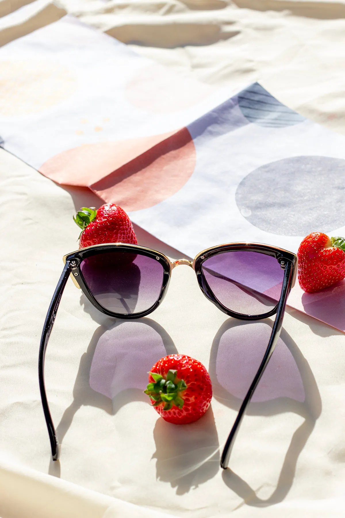 Supersize Cat Eye Sunglasses