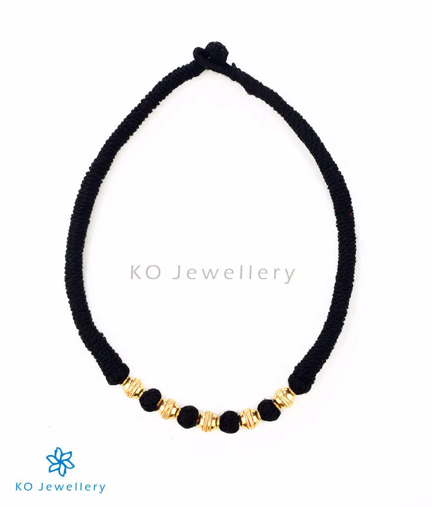 The Pratiti Silver Thread Necklace