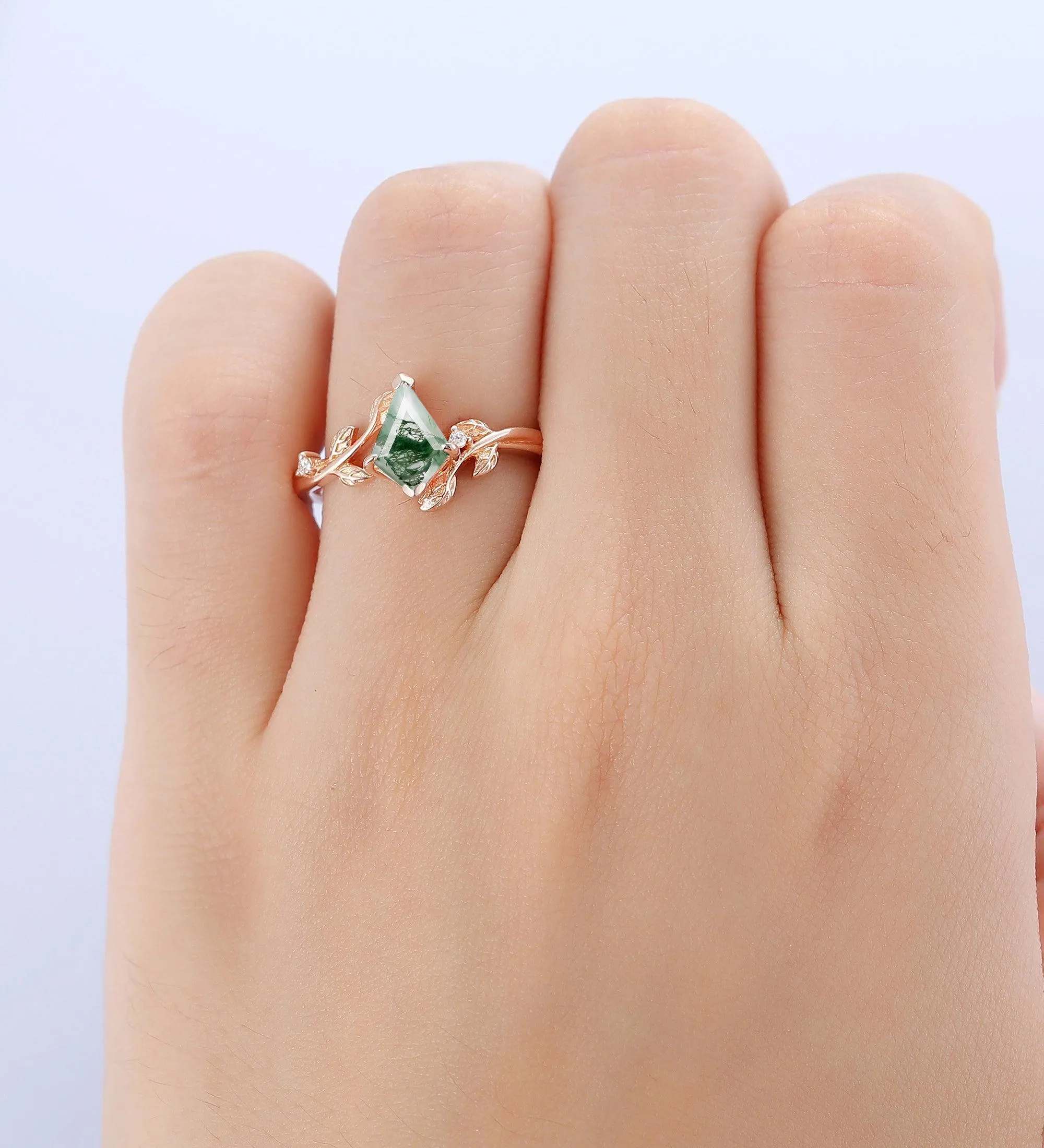 Vintage Unique 6x9mm Kite Shaped Natural Moss Agate Engagement Ring Nature Inspired Leaf Ring